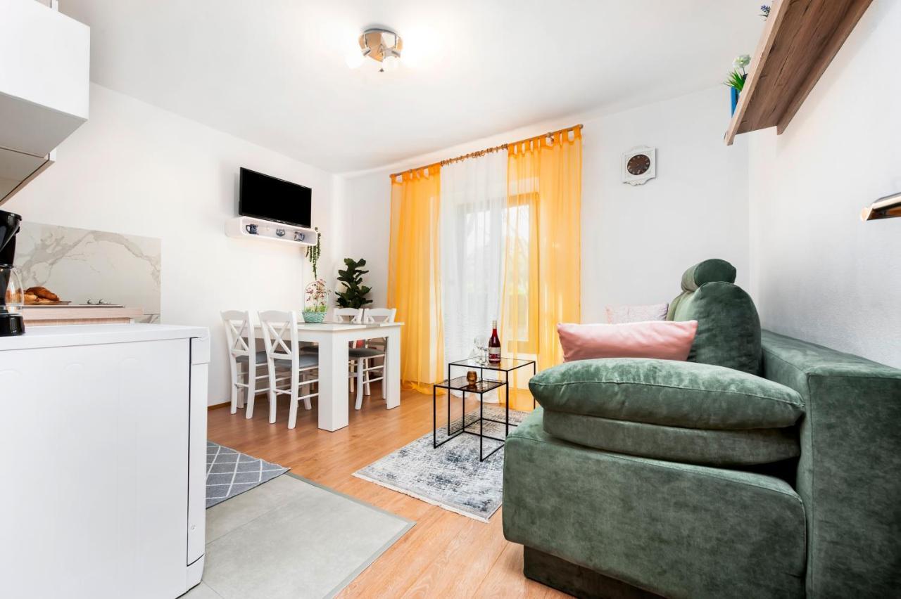 Apartment Roze Rovinj Exterior photo
